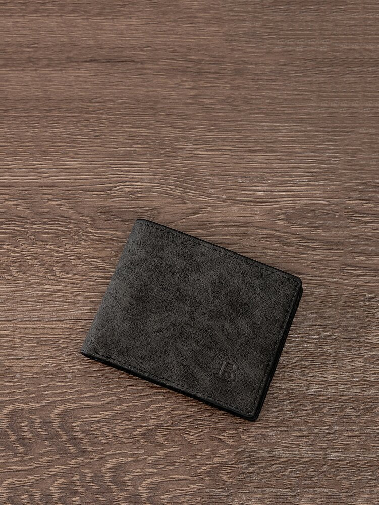 Slim Bifold Men’s Wallet – Lightweight Minimalist Design with Letter Detail, Multi-Card Holder, Perfect for Daily Use & Gift for Him